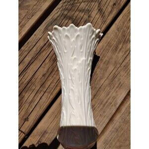 Beautiful LENOX WOODLAND VASE 8.5” TALL